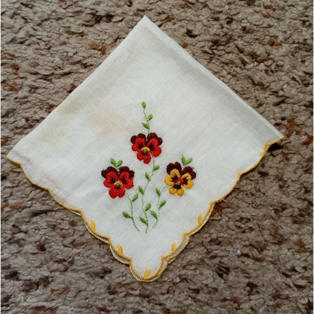 Pansies handkerchief - Picture 1 of 5
